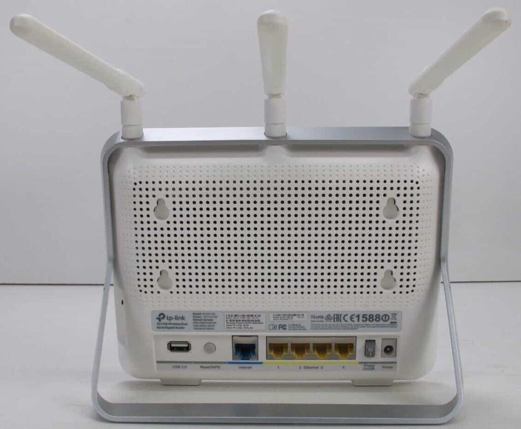 TP-Link Archer C8 Ports