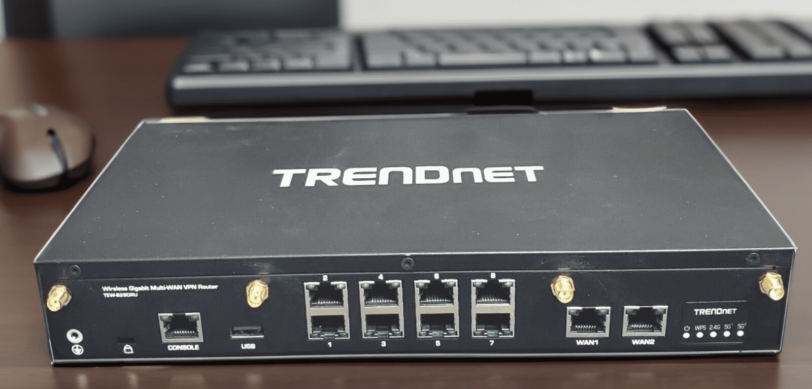 TRENDnet ‎TEW-829DRU Ports