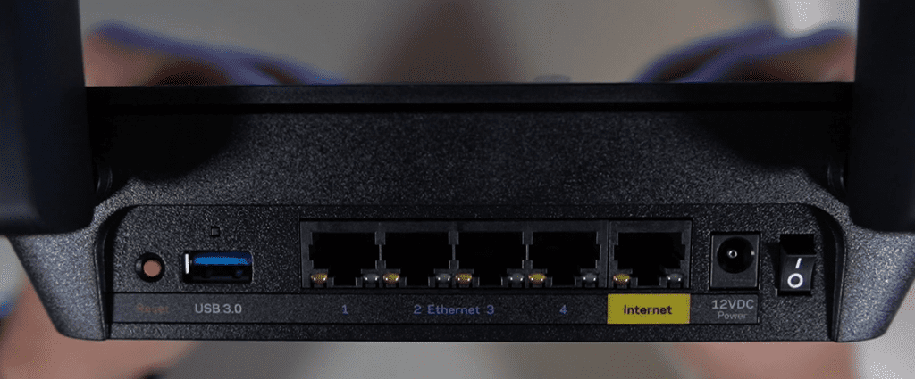 Linksys MR9000 Ports