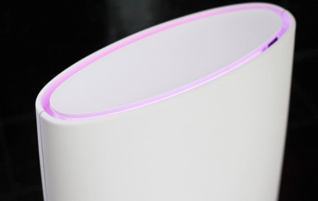 Pink light on Orbi