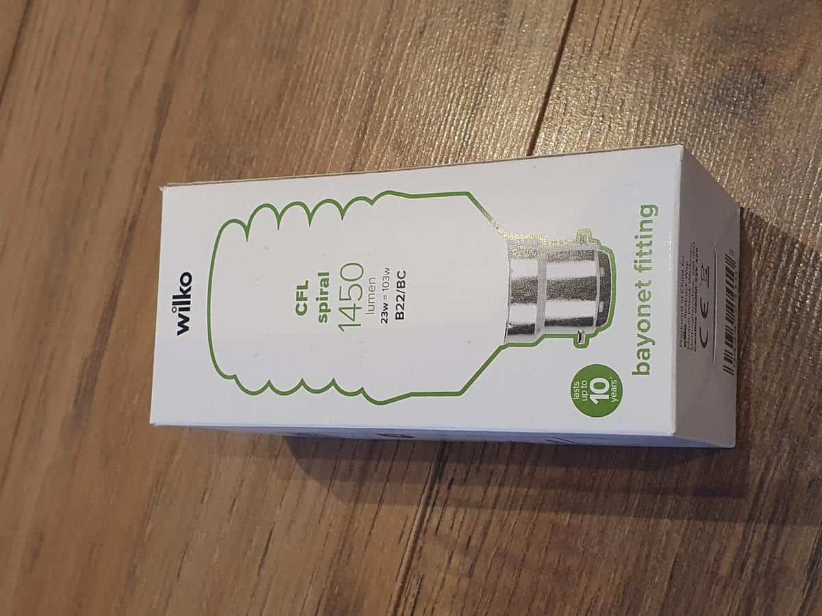 A Wilko CFL spiral 1450 lumen (23w/103w) bayonet bulb.