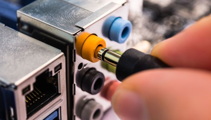 Key Differences Between RCA and Subwoofer Cables