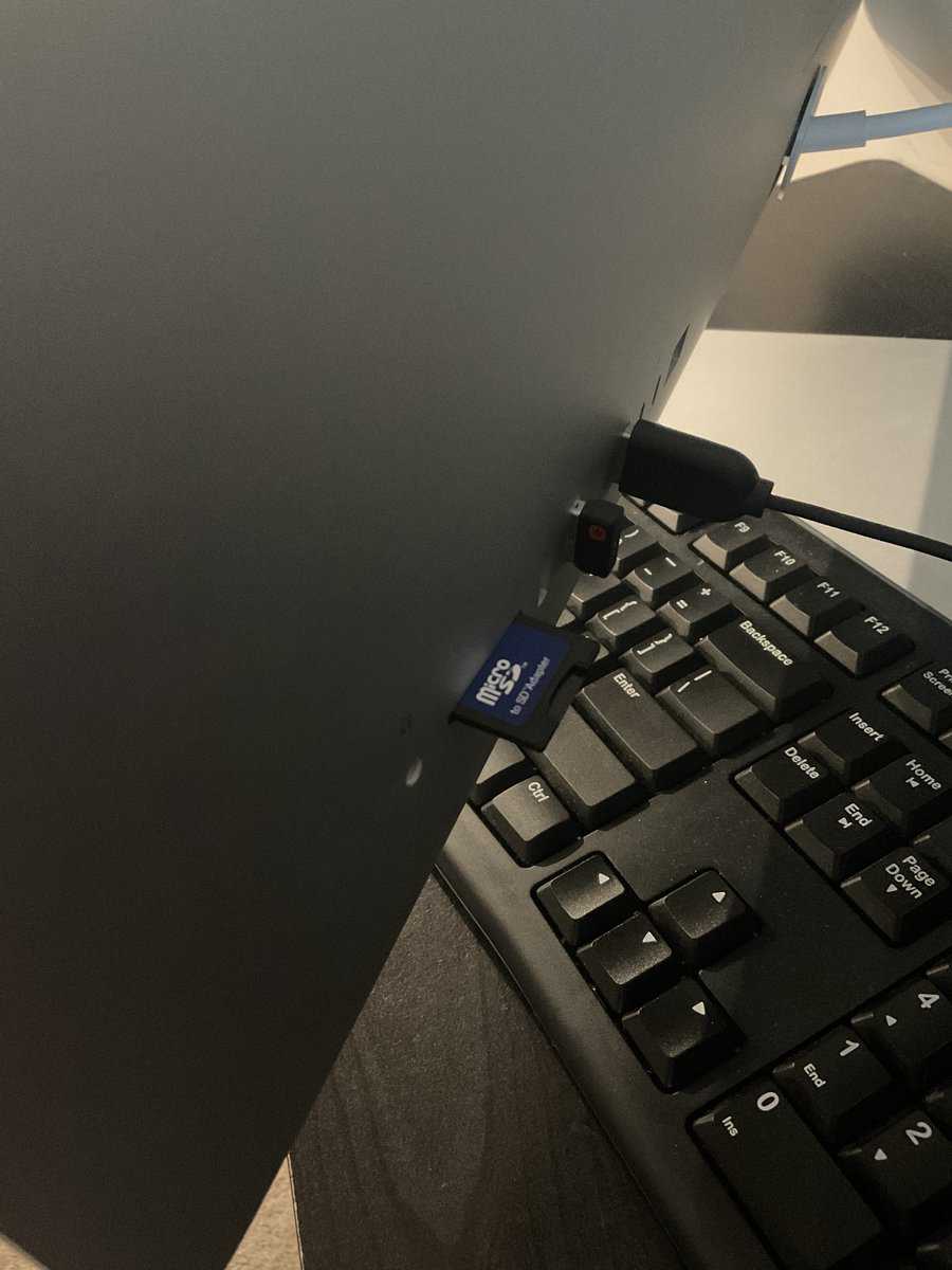 SD card slot on iMac