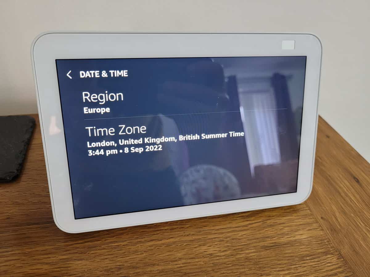 The Region and Time Zone settings under the Echo Shows Date and Time settings menu