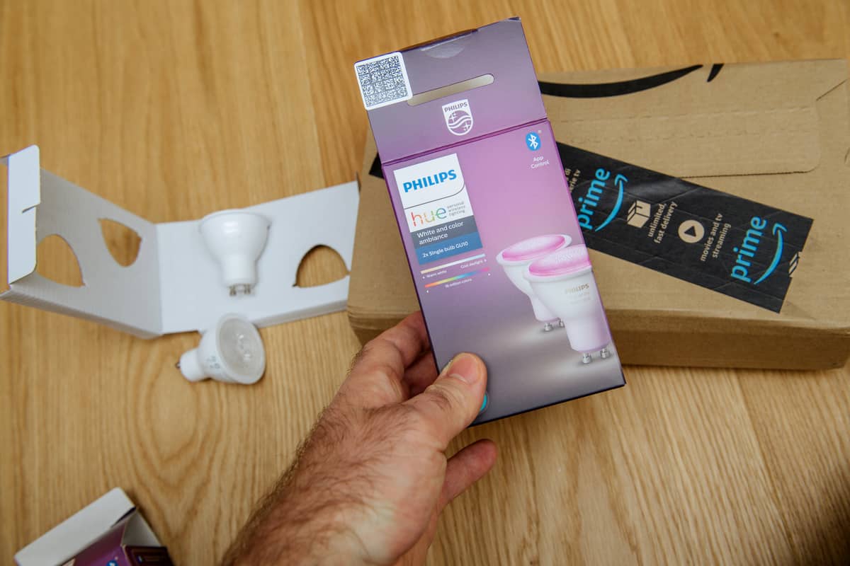 The box of the Philips Hue GU10 gen 2 bulbs