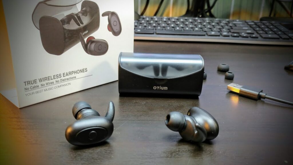 True wireless headphones/earbuds