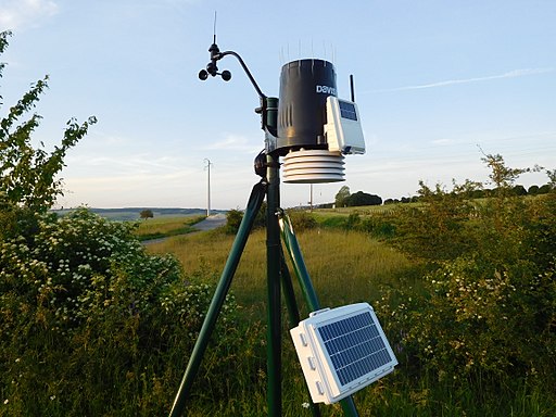 Davis Pro2 Solar Powered Weather Station