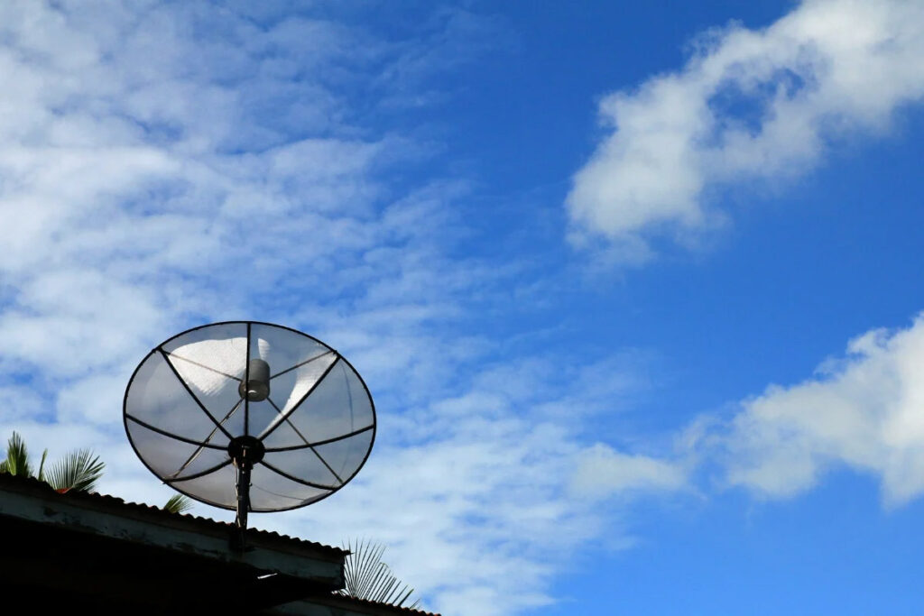 photo of a dish on top of a roof