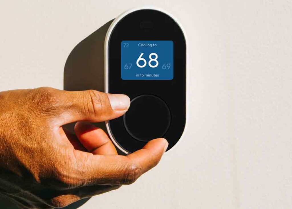 photo of a Wyze smart thermostat