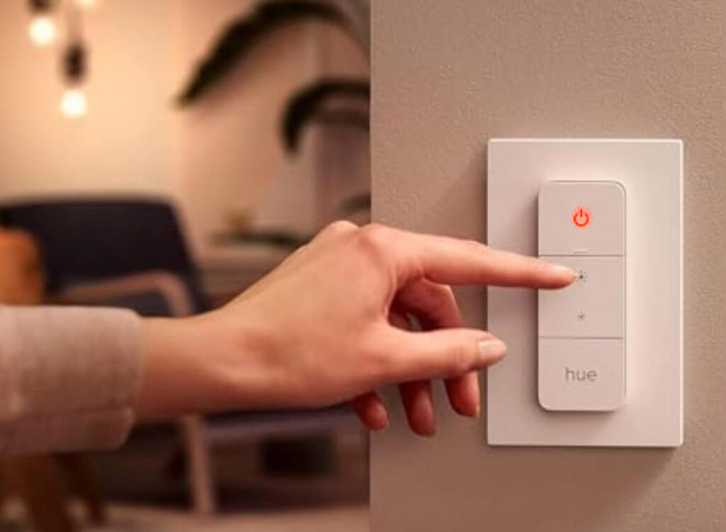 photo of a Hue dimmer switch with a red error light